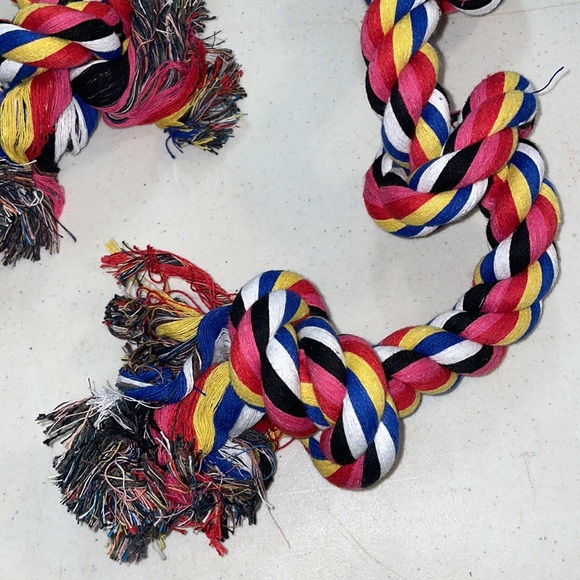 🎉HP🎉NWOT Large Dog 5 Knot Rope Toy Pink & Yellow - Picture 3 of 3